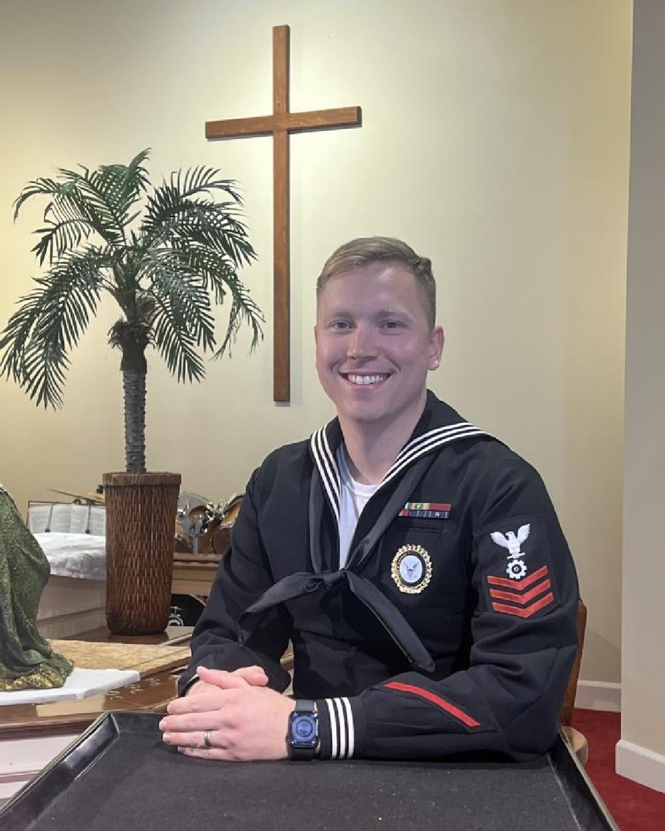NRD_SanDiego's tweet photo. RECRUITER IN SPOTLIGHT
A Higher Calling
EN1 Brent Wagner
#NTAGRichmond
https://t.co/3NYWFUKotW
#ForgedByTheSea @USNRecruiter @MyNAVYHR #AmericasNavy #NavyRecruiter @USNavy #ChaplainRecruiter #OfficerRecruiter #CallToServe @navy_reserve #MasterofDivinity #FaithLeader #MoralGuide https://t.co/R0yfGMfIjK