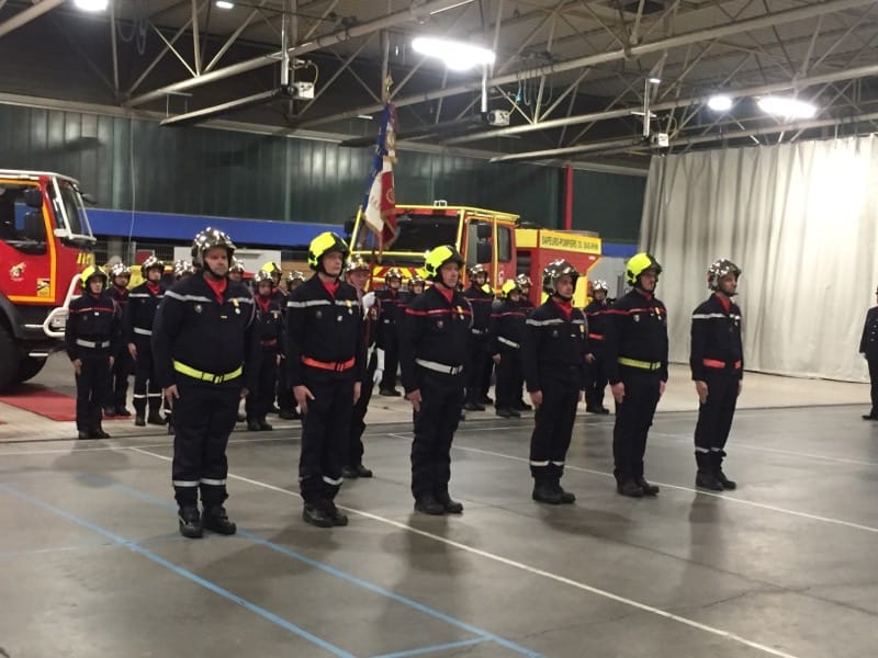 sdis67's tweet photo. [CÉRÉMONIE] Le CIS Haguenau a accueilli ce soir la cérémonie de remise de décorations des #Pompiers67 de la compagnie Haguenau. Au programme notamment : remise de #MédaillesHonneur, insignes du corps départemental, nominations au grade supérieur.
#SainteBarbe
© Alexandre Schauer https://t.co/EnjtWwsA53