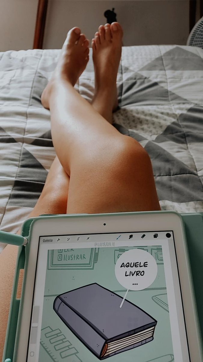 AylanaCanto's tweet photo. Quase de férias, passando calor e ilustrando.🍷 https://t.co/dCtarn8CYV