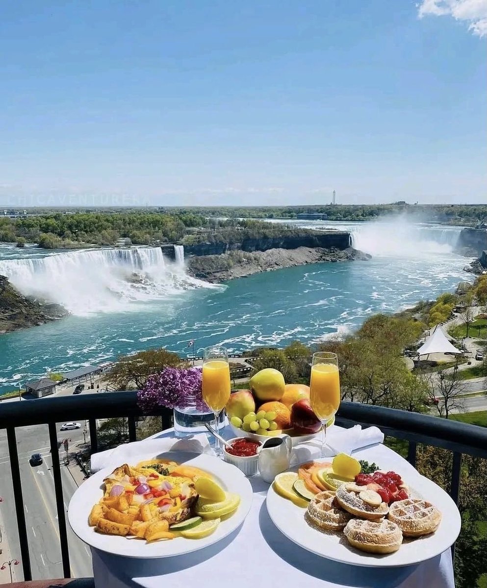 NATURALEZAV3's tweet photo. Desayunando en un lugar así!! https://t.co/uckRjyRIUQ