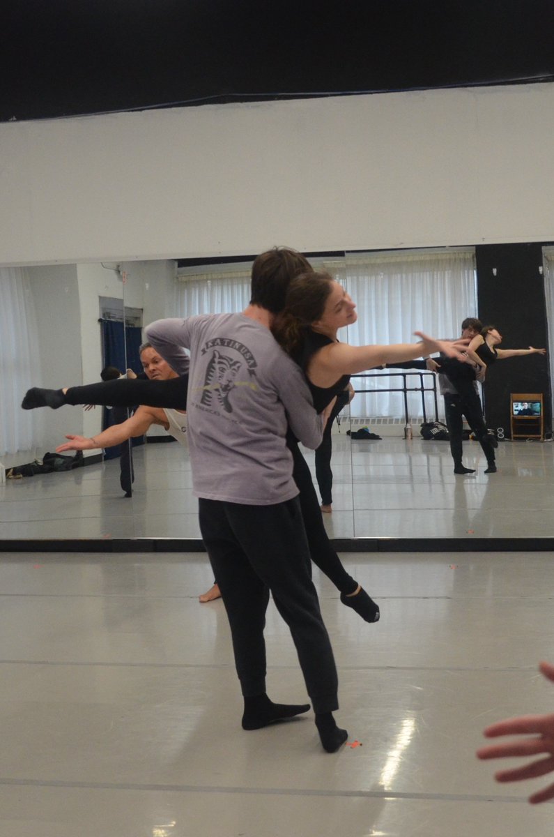 dancingwheels's tweet photo. The Dancing Wheels Company rehearses "Proof" in-studio and with choreographer Mark Tomasic working remotely online. Proof premieres Jan 21-22, 2023 in "Making Memories: A Journey through Dementia" at the Breen Center for the Performing Arts. 💙

Tickets: https://t.co/CXfhqiqk5x https://t.co/vcvdWcyVVj