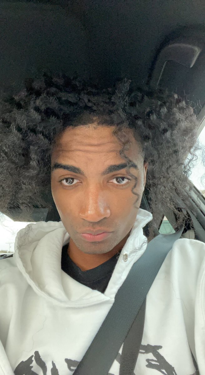 ornjuce's tweet image. Juce bday tweet