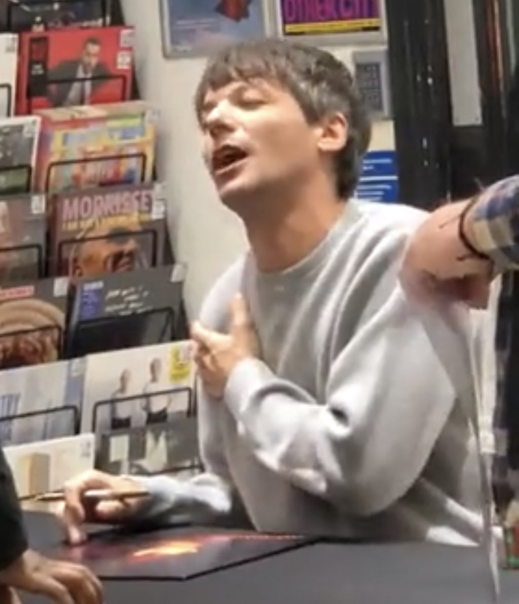 poor baby😭😭😭😭