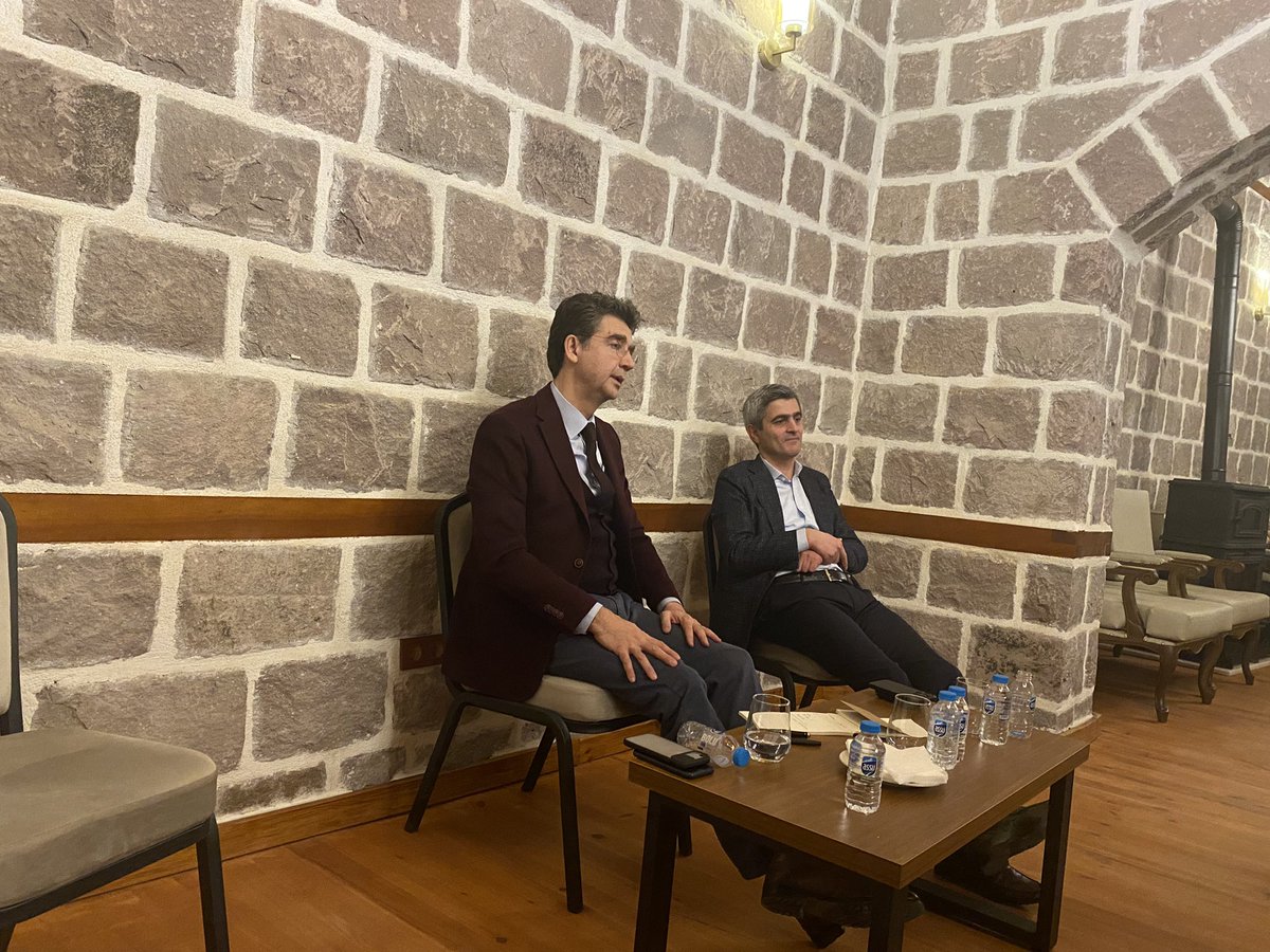 Hukuk ve Değişim Derneği Kariyer Günleri programımızın bu haftaki konuğu ASBÜ Siyasal Bilgiler Fakültesi Dekanı ve Cumhurbaşkanlığı Güvenlik ve Dış Politikalar Kurulu Üyesi Prof. Dr. Mehmet Akif Kireççi olmuştur. 

Katılımlarından dolayı kendilerine çok teşekkür ederiz.