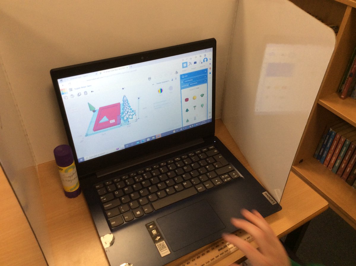 NovaPrimary's tweet photo. Morph Class were getting into the Christmas spirit this afternoon whilst being 'Digital Engineers' this afternoon. They used their knowledge of dimensions to create their own photo frames on Tinkercad. #digitalengineers #computing #Christmas #novastars https://t.co/rHVfXMVbpc