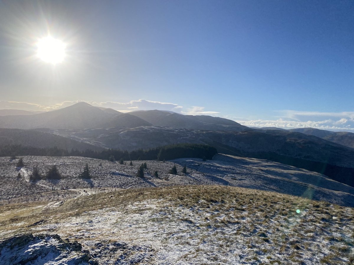 Another blue sky morning. Run over Lord’s Seat and Barf. 🎄#trailrunning #fellrunning