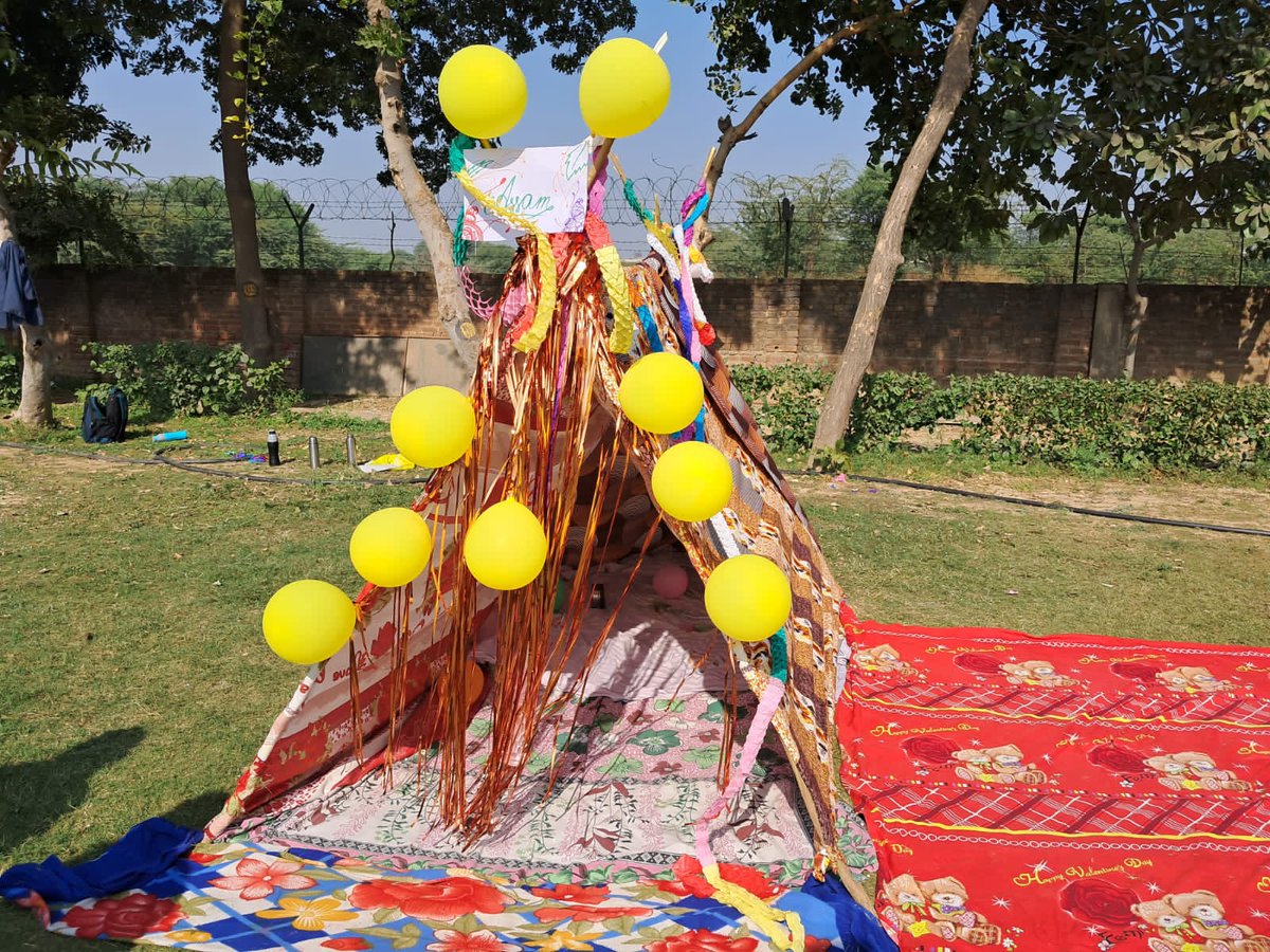 ScoutsIndian's tweet photo. Indian Scouts Guides organized a 2 days Scouts and  Guides Camp at New Era Public School, Dwarka. On 8 December 2022, on the first day of the camp, the children were told about first aid, disaster management, knotting, fire fighting and clapping. 
#Scouting #adventure https://t.co/4pQq4rDfp4