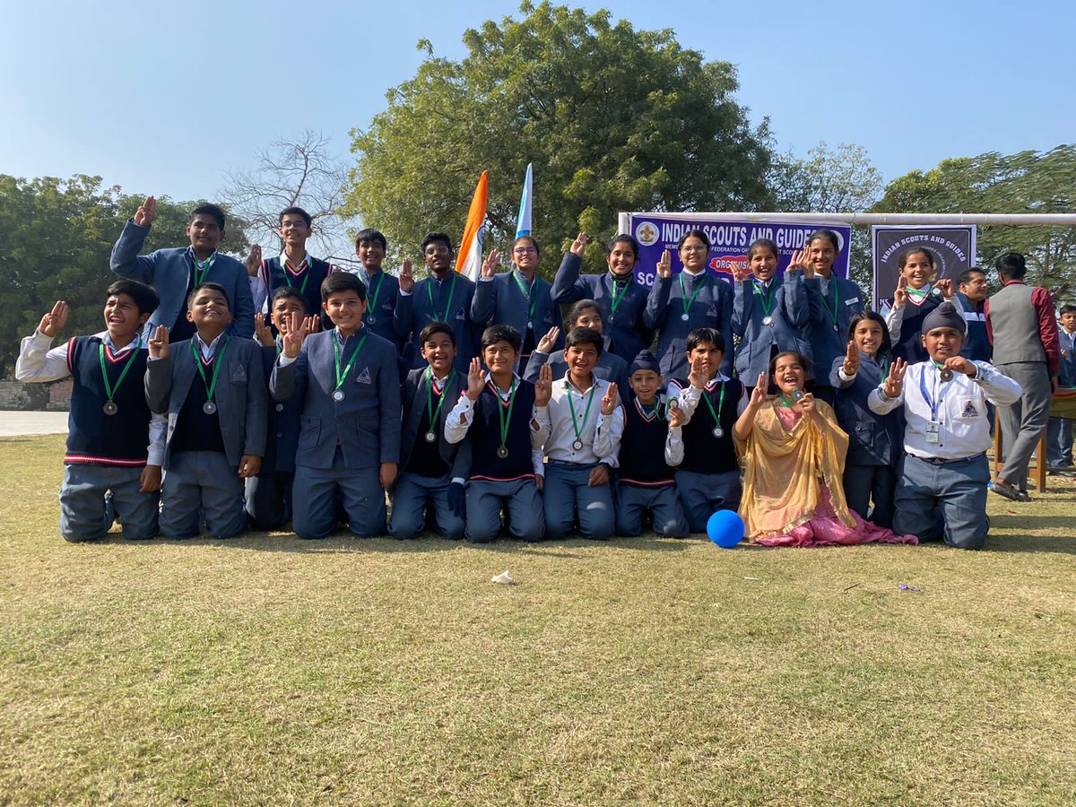 ScoutsIndian's tweet photo. Indian Scouts Guides organized a 2 days Scouts and  Guides Camp at New Era Public School, Dwarka. On 8 December 2022, on the first day of the camp, the children were told about first aid, disaster management, knotting, fire fighting and clapping. 
#Scouting #adventure https://t.co/4pQq4rDfp4