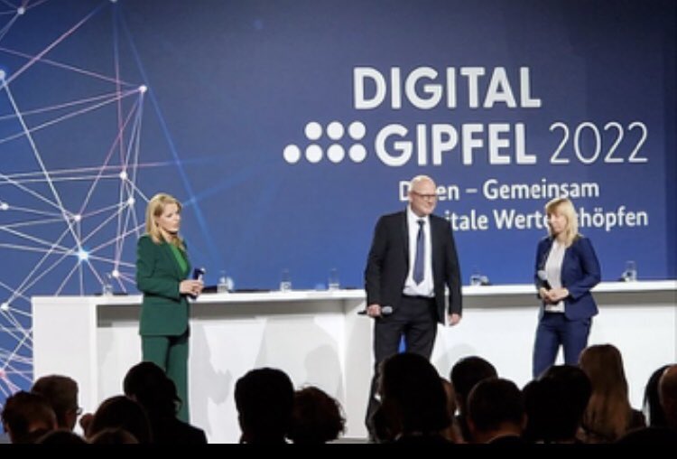 Vor 1000 Leuten auf dem #DigitalGipfel2022 den @mobilityDS vorgestellt. Tolle Erfahrung, interessante Gesprächspartner, wegweisende Innovationen für die Zukunft der #Datenökonomie