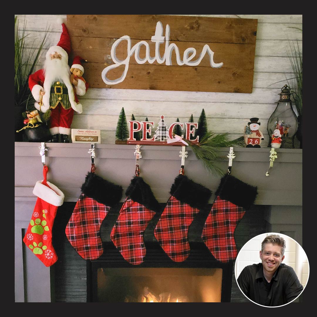 StryveMarketing's tweet photo. 'Tis the season 🎅 ! Stryvers are getting in the holiday spirit through the magic of ✨ home decor ✨.

We’re pretty pumped to show you how we’re decorating. Check it out, and let us know your favs in the comments! 🎄

#HolidayDecor  #WorkCulture #MarketingAgency https://t.co/eHNoIGlrhk