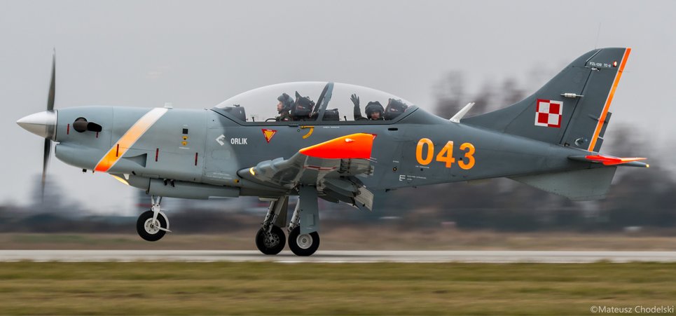 ✈️ Rozpoczęło się przebazowanie statków powietrznych z Dęblina na macierzyste lotnisko Radom-Sadków.
✈️ W tym tygodniu do #42BLSz powróciły samoloty #PZL130"Orlik" oraz #M28 "Bryza". 
✈️ Ponad trzyletnia nieobecność maszyn związana była z remontem lotniska.