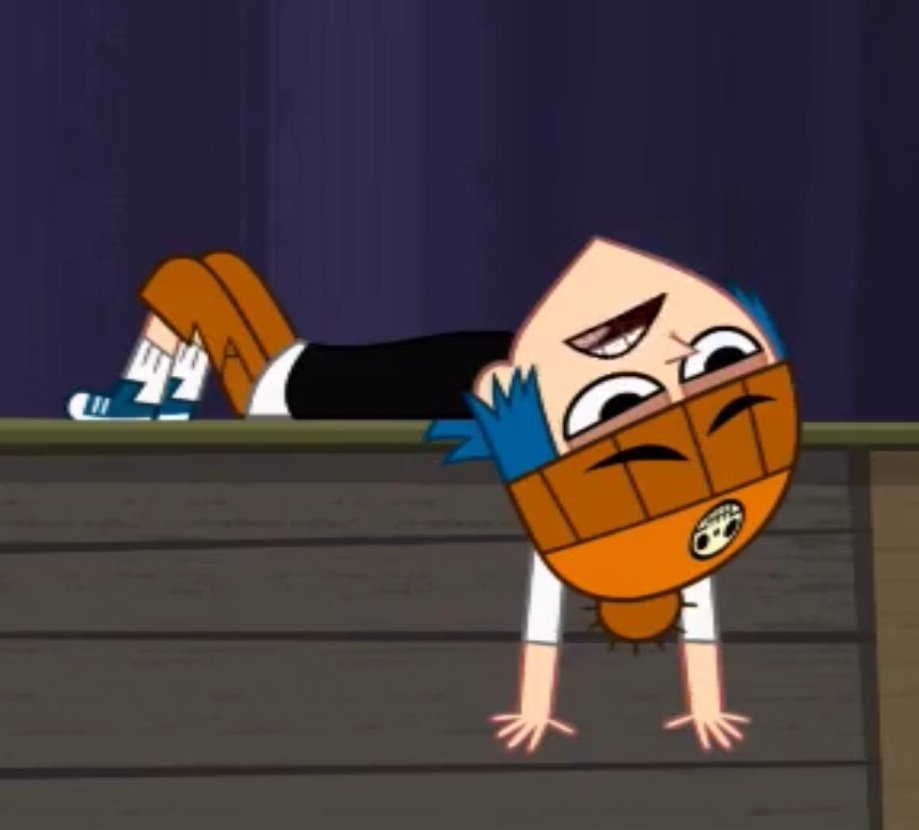 GrojCorey's tweet image. "Really? Being mean already? I swear my sister's evilness spreads like a virus."