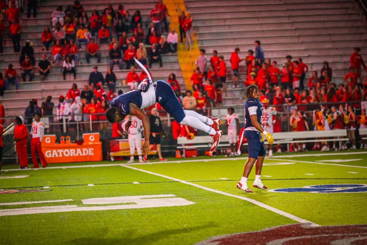 FHSAA's tweet photo. Photo recap of last night's Class 1M State Championship game!
Congratulations to Chaminade-Madonna our 2022 Class 1M State Champions!
#fhsaa #flhsfootball #lions #class1m๐๐ https://t.co/lQXmyPAbXF