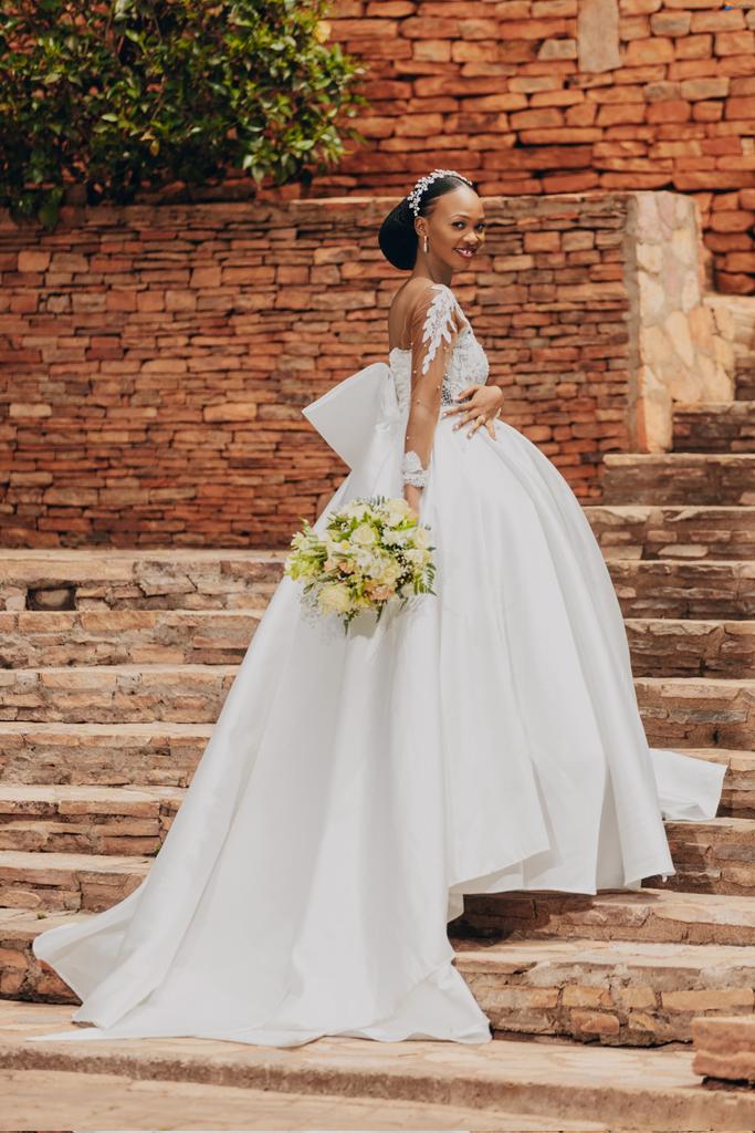 bobjaidens's tweet image. Signature pictures