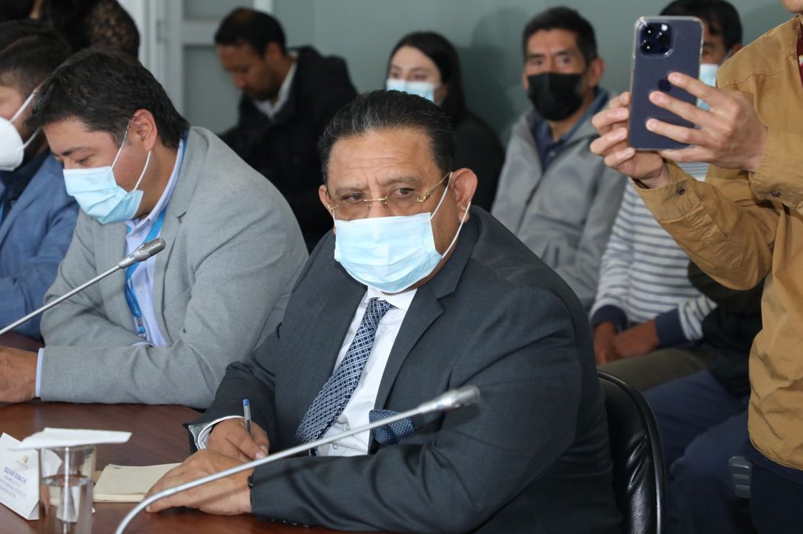 AsambleaEcuador's tweet photo. El legislador @RemacheSimon1 considera que con la calificación que expuso @DefensaE sobre la evaluación a los servidores, dan a entender que son servidores perfectos, pero en la práctica las @FFAAECUADOR y la @PoliciaEcuador tienen muchas falencias.
#LeyPersonalFFAA https://t.co/K035kk94ER