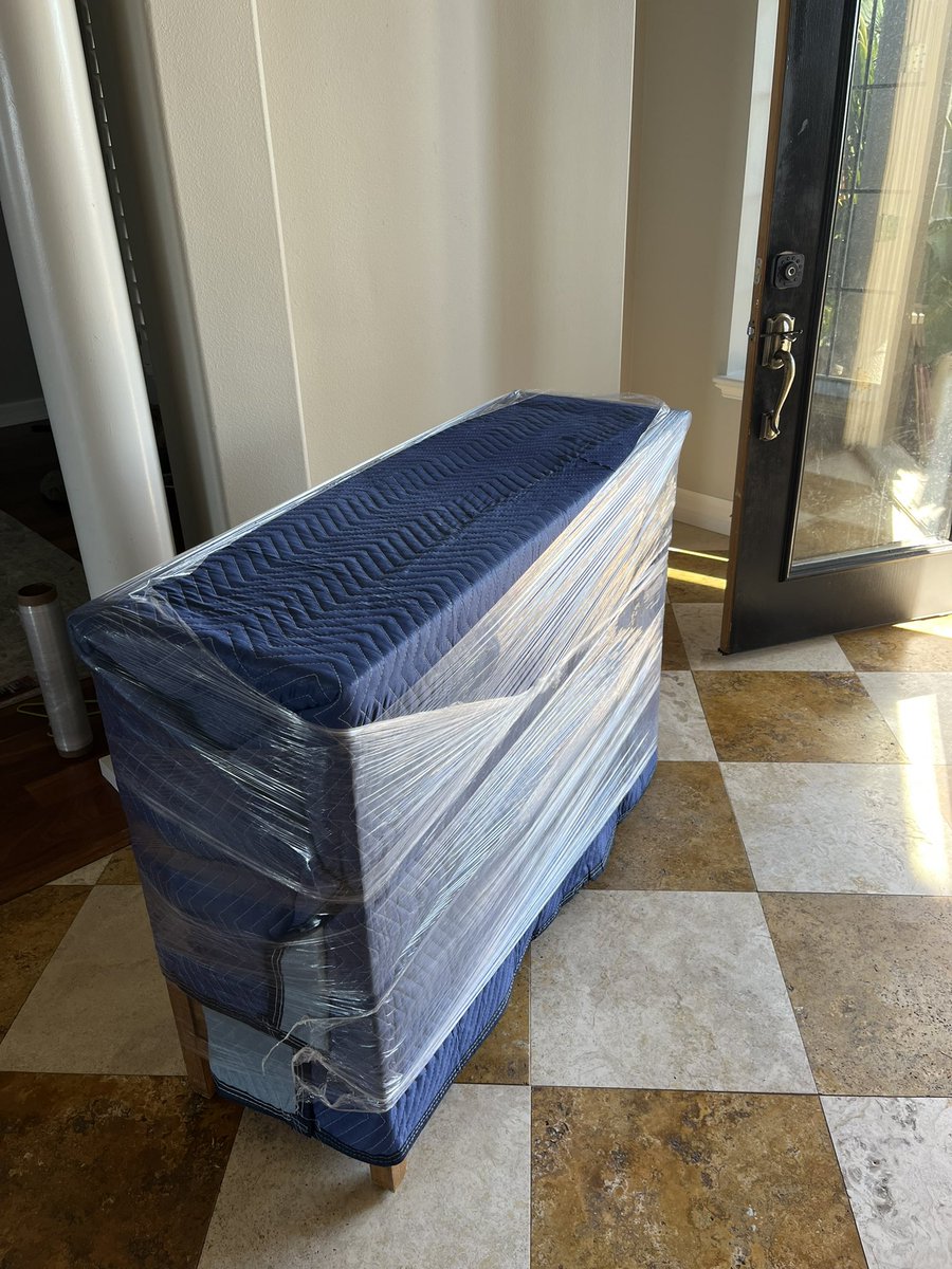 bythebaymovers's tweet photo. Beautiful day to move! #bythebaymovers #movers #floridamoving #movingcompany https://t.co/WBhgeGFoLe