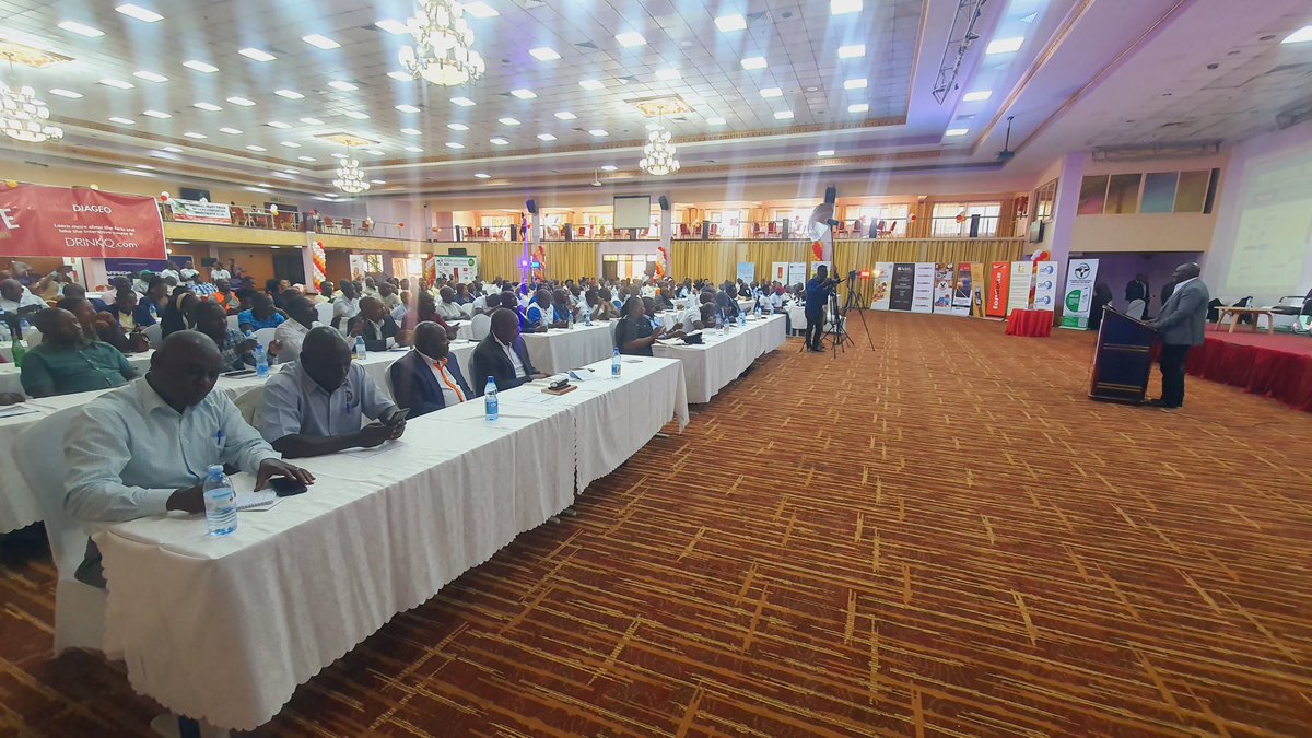 Tondeka3's tweet image. Best Passenger Transport Company of the Year 2022 Award, handed over by @GenWamala

We're now focusing on scaling-up to 1050 buses in the year 2023-2024. Many thanks to our partners @KiiraMotors @AfricaRht @MoWT_Uganda @ScintlUG @Optibus @GoldenDragonBus @KCCAUG @RentCoAfrica ...