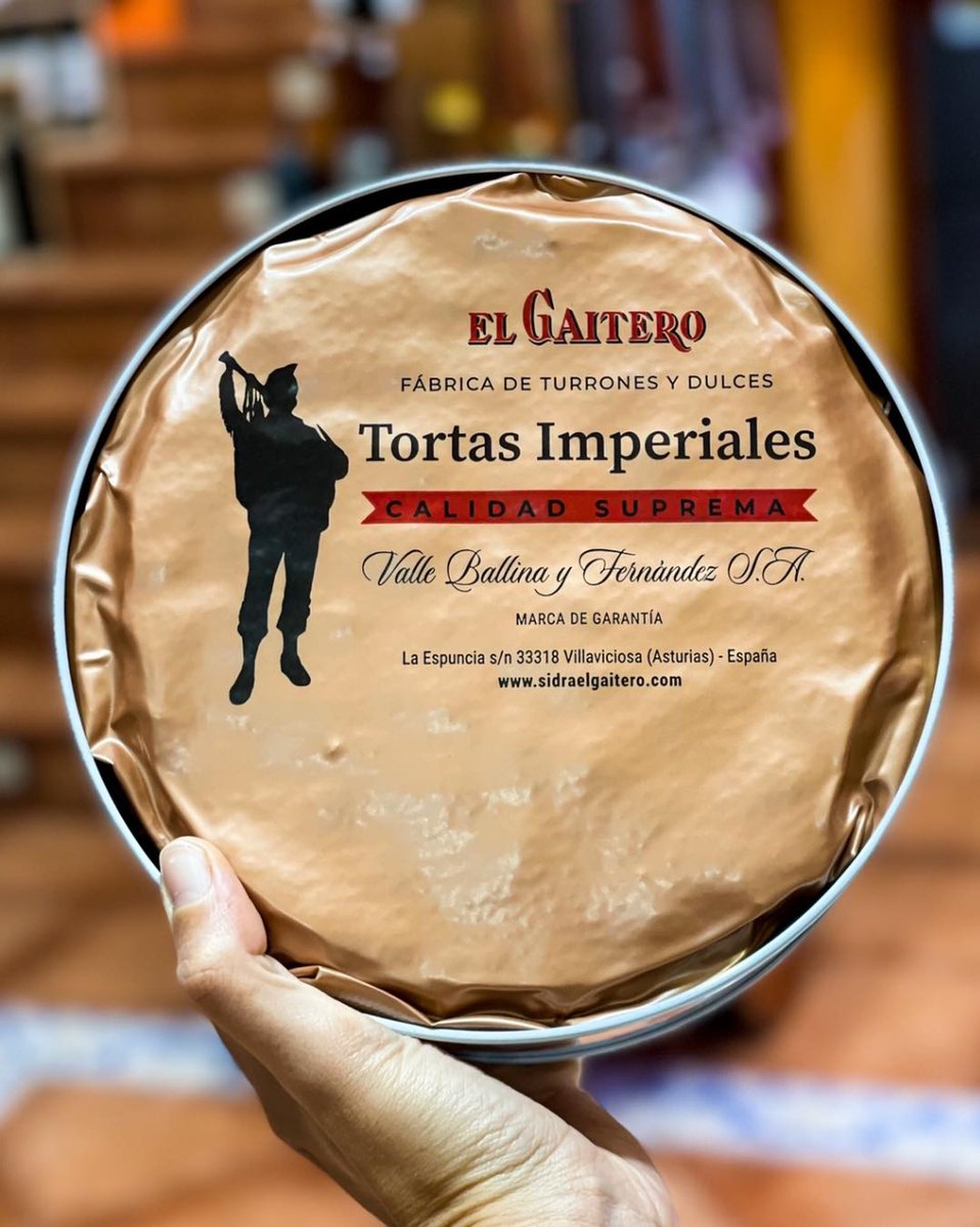 Entre los dulces navideños que fabricamos en Grupo El Gaitero, puedes encontrar las Tortas Imperiales, que, como todos nuestros dulces y turrones, se elaboran de forma tradicional. ¿La has probado ya? 

📸 Casa Veneranda