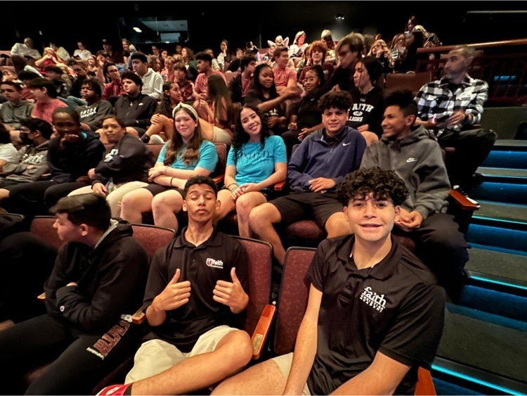 fcaorl's tweet photo. Our 9th and 10th grade students were able to attend “A Christmas Carol” at the Orlando Shakespeare Theater today! What a fun experience! https://t.co/6XFApBxglA