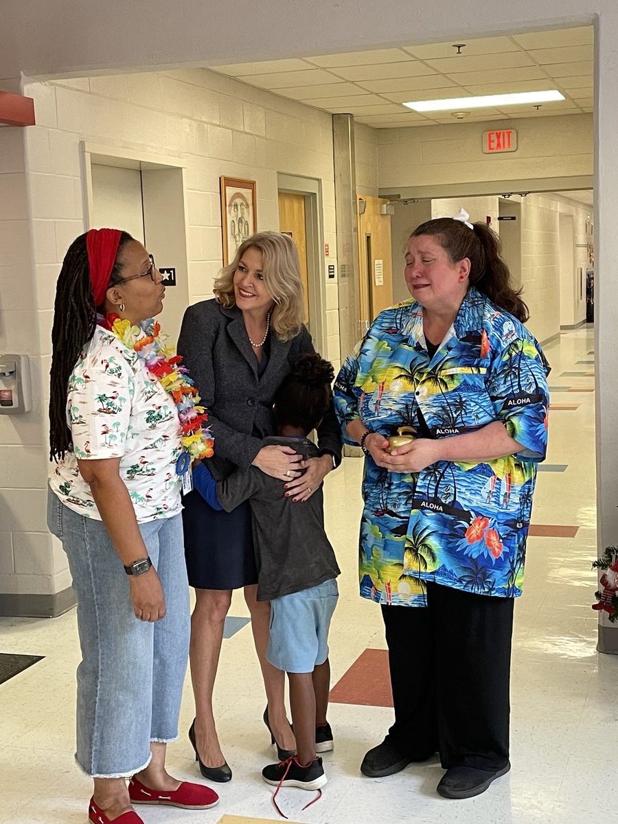 Our Rookie Teacher of the Year- Jennifer Bachmaier at Hammett Bowen Elementary!🍎Congratulations!

@marioncountyk12 <a href="/pefmc/">PEFMC</a> @suptmarion @ocalagazette @ocalastarbanner <a href="/Hammett_Bowen/">Hammett_Happenings</a> @anniehembrook 
#WeAreMCPS