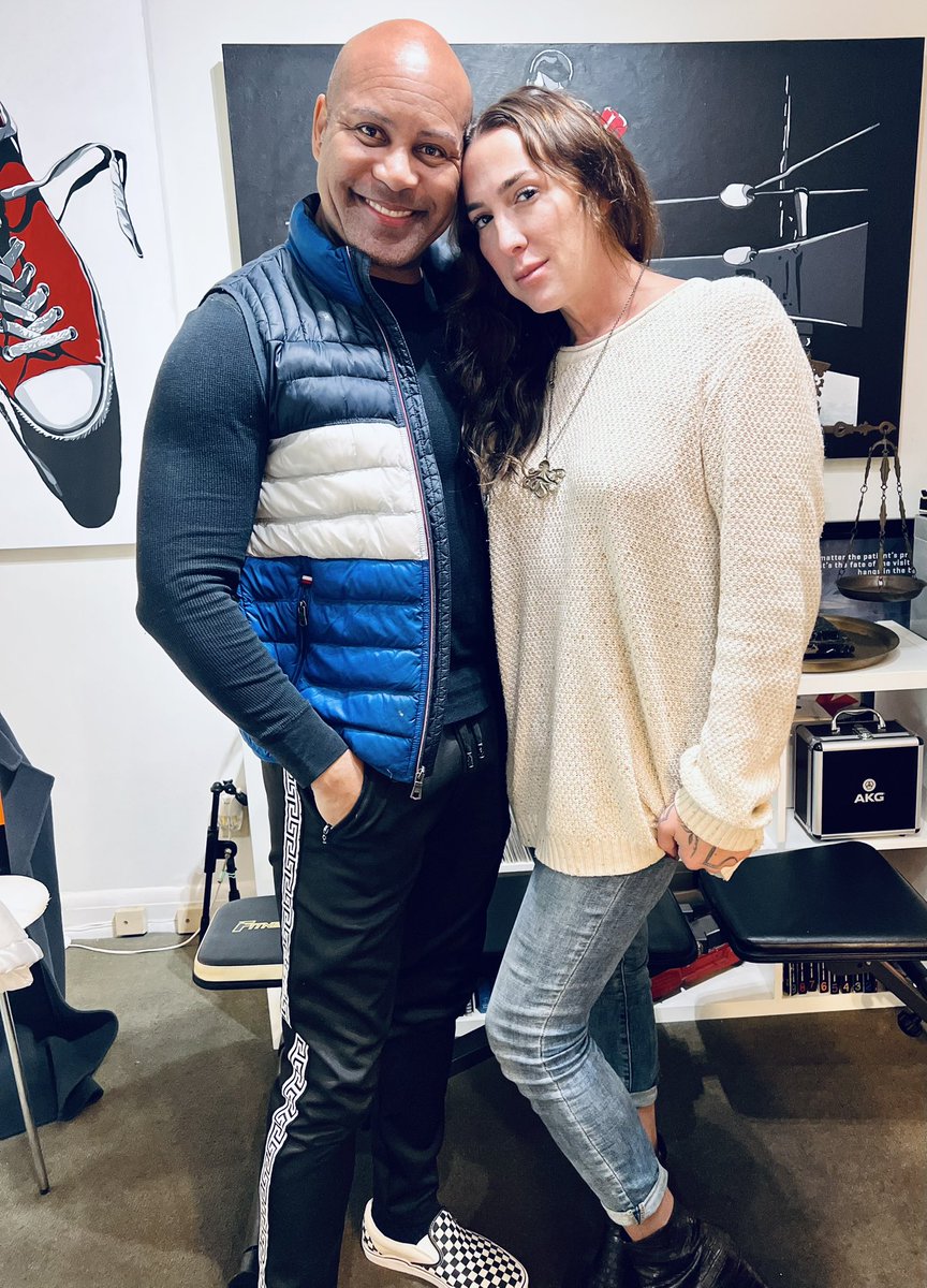 HilliardGuess's tweet photo. BTS recording ep #431 of #screenwritersrantroom with lovely writer/filmmaker AITCH ALBERTO y’all! 

#transwoman #writingtips #filmmaker #lgbt #latinx #wgaw

Direct link: https://t.co/yAPm3sJwAX 

IG: @aitchalberto https://t.co/zY8Xqb9kfI