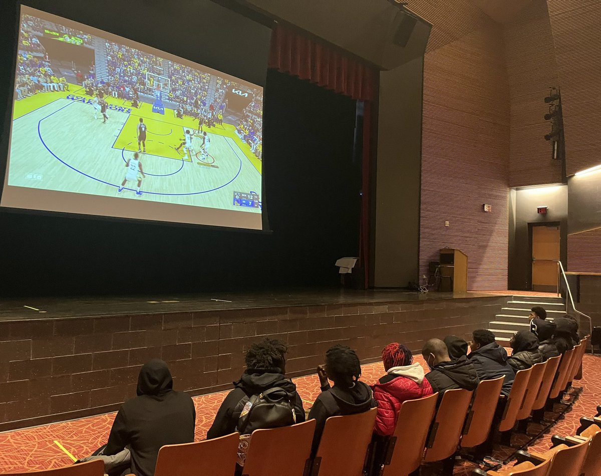 DunbarHSDC's tweet image. Yesterday was the first day of our very own Dunbar E-Sports gaming club led by @stemmillennials! Stay tuned for more coverage! 🔴⚫️
#EverydayAtDunbar #WeWorkForKids