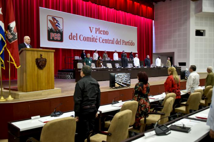 Inician sesiones de trabajo del V Pleno del Comité Central del @PartidoPCC de Cuba Las jornadas de trabajo darán continuidad a los asuntos evaluados en el 8vo. Congreso de la organización #9Diciembre Pensar Cuba desde la base #VamosPorMás