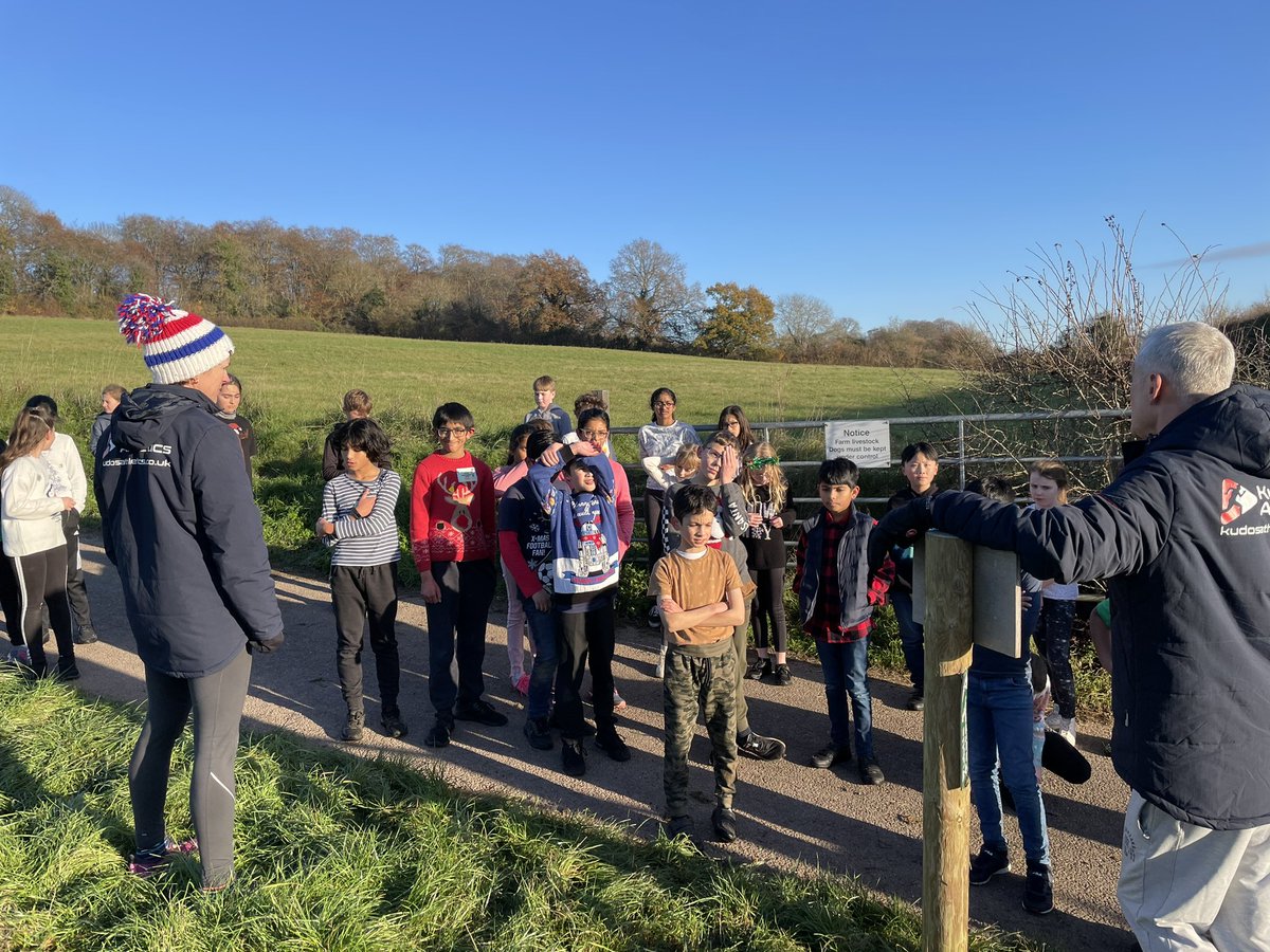 Bulbourne_WPA's tweet photo. Interesting running attire today but we made the most of our final @kudosathletics1 session as we took the scene of hills of Waterside. #WatersidePE https://t.co/qORqR4wE9v