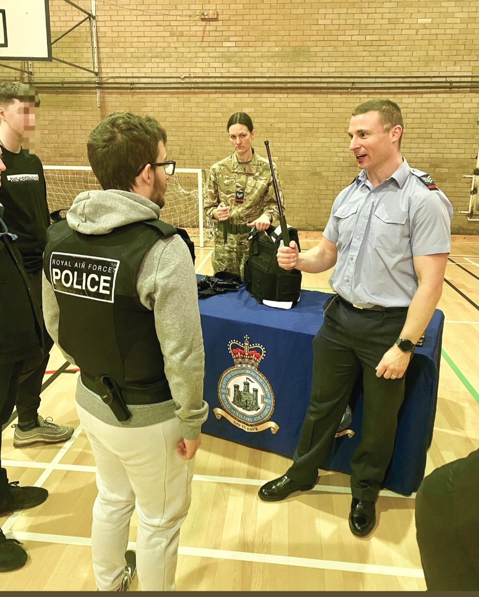 An amazing experience for our Legal & Police students this week @SLCek. Students used equipment, and learnt from active service men & women about the opportunities available to them. Thankyou again @RoyalAirForce Course available for January start @SLCek