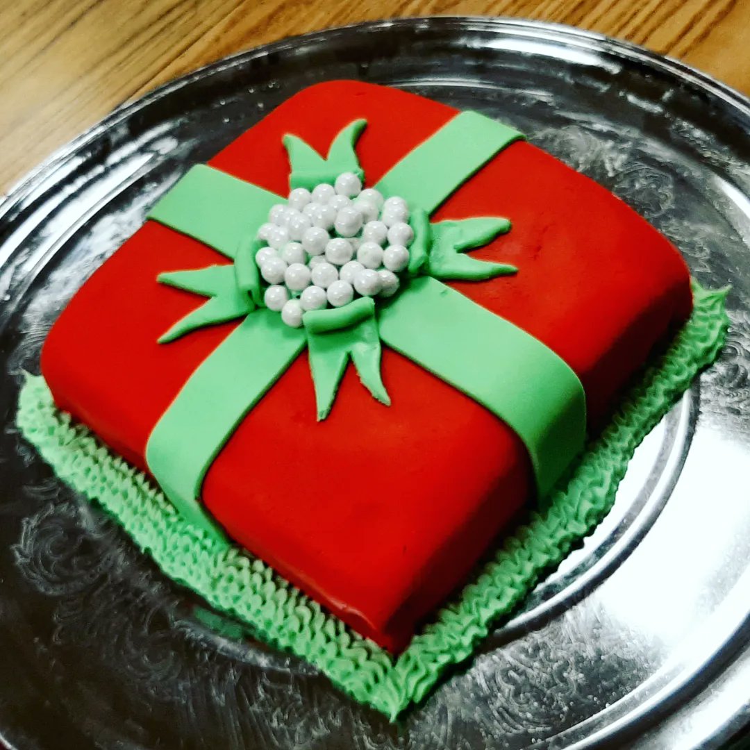 ib327_FCS's tweet photo. From making fondant from scratch to creating these masterpieces! This is such a beautiful representation of creativity, student choice, and collaboration. So proud of my students ❤ #ibtigerpride https://t.co/R9fVFSqs2K