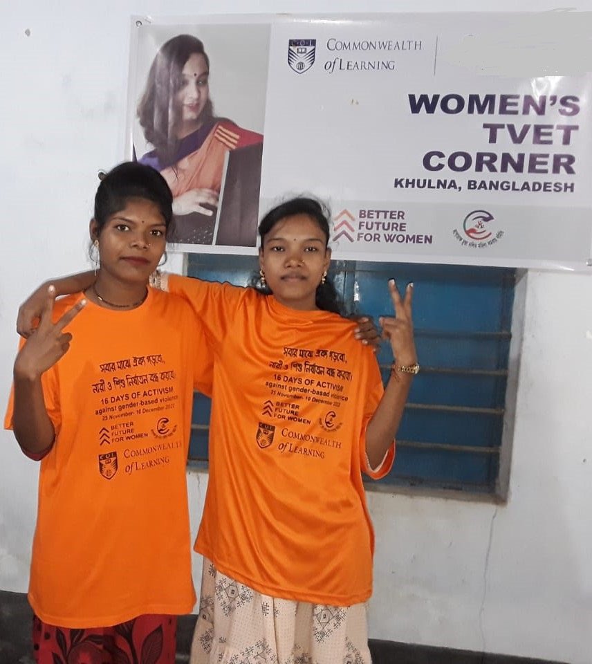 future4women's tweet photo. Women's TVET Corner participants in Bangladesh's remote Sundarban Mangrove village celebrated 16 Days of Activism thanks to Commonwealth of Learning's ICT Augmentation project. @GIRLSInspire_ https://t.co/NbWFosc3V9