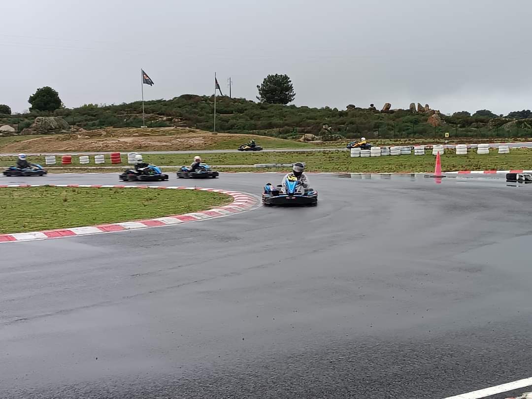 MarcoSi80688529's tweet photo. Melhores momentos na minha participação no Troféu Porfírio Lima no Kartódromo de Castelo Branco com boas lutas e com uma boa molhada no final
#sws #sodiwseries #sodikart #racing #GoKart #karting #kartingmotionandemotion #kartodromo #escuderiacastelobranco https://t.co/LyK8yeHES3