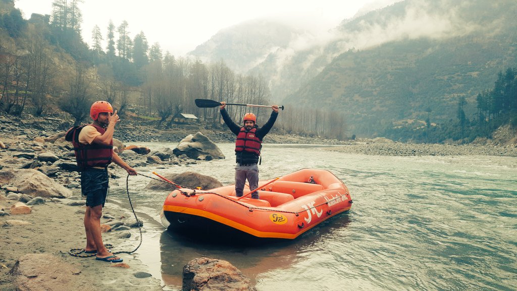 PariharRavi1's tweet photo. Random idea was discussed by Officers @PariharRavi1,@Bale00ad &amp; Major Rohit jha of 17RR a week ago.
Successful trail  done with JK adventure .Track is around 4 to 5 km full of adventure,thrill and scenic beauty.
Spcl thks to @eratharkas @dckishtwar @Devansh_IAS @Kishtwar_knight https://t.co/7onqsi2sfS