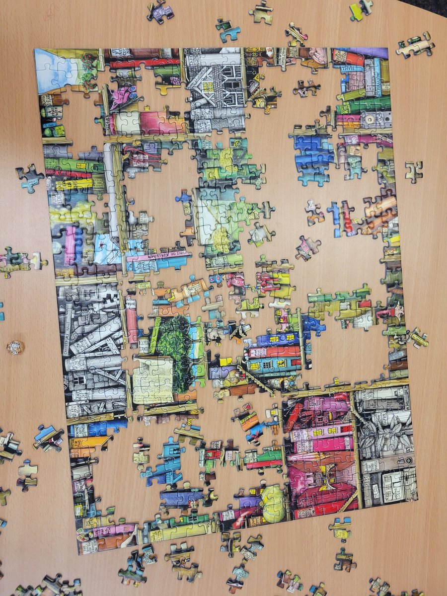 Booktechiediva's tweet photo. SEL makerspace for students and staff. https://t.co/yQJ99L7SEq