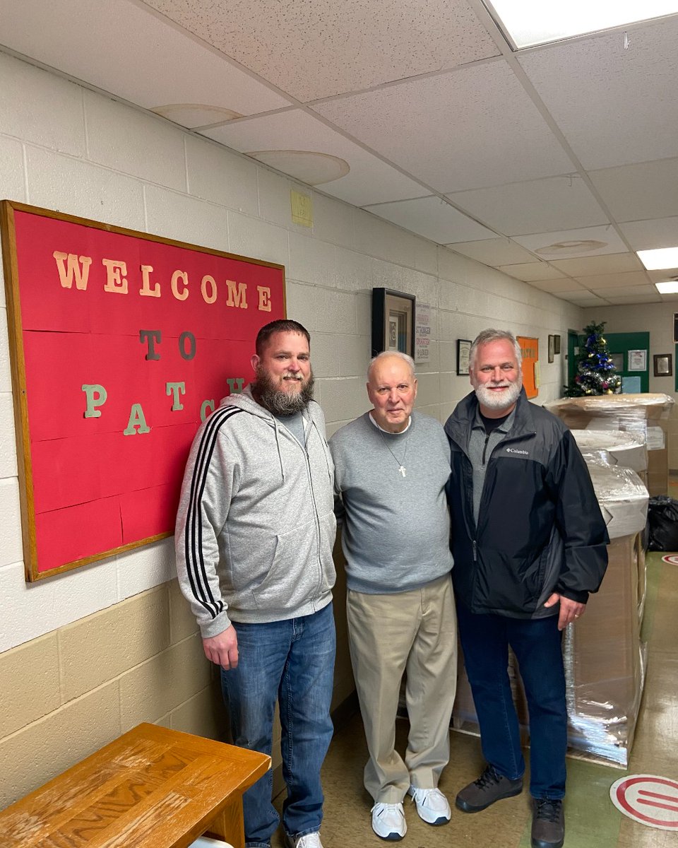 TheUnicoSystem's tweet image. Tis the Season! We partnered with @ulstl for the 2022 Holiday season and this year Unico employees pulled together over 2,500lbs of food donations for the Patch Neighborhood Center!