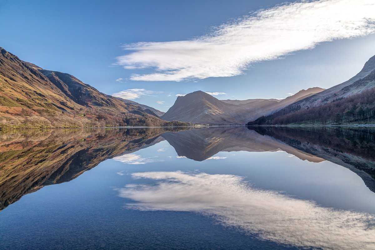 andrewswalks's tweet photo. Buttermere early this morning #Cumbria https://t.co/J1O3Hh4cGX