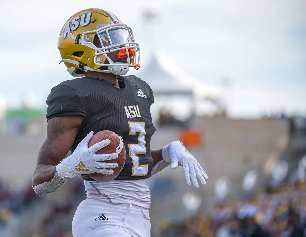 Coach_Pasley's tweet image. Looking for a BIG TIME PHYSICAL Back To add to the SWARM
#SWARMAS1 | #COMETOTHEGUMP