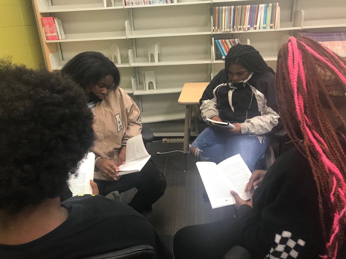 TB4Kids's tweet photo. @MLK_Titans @rps_libraries @RPS_Schools grow our learners with every opportunity we can in Tuesday’s Book Club. 
#BooksMatter https://t.co/SBy01h10KO