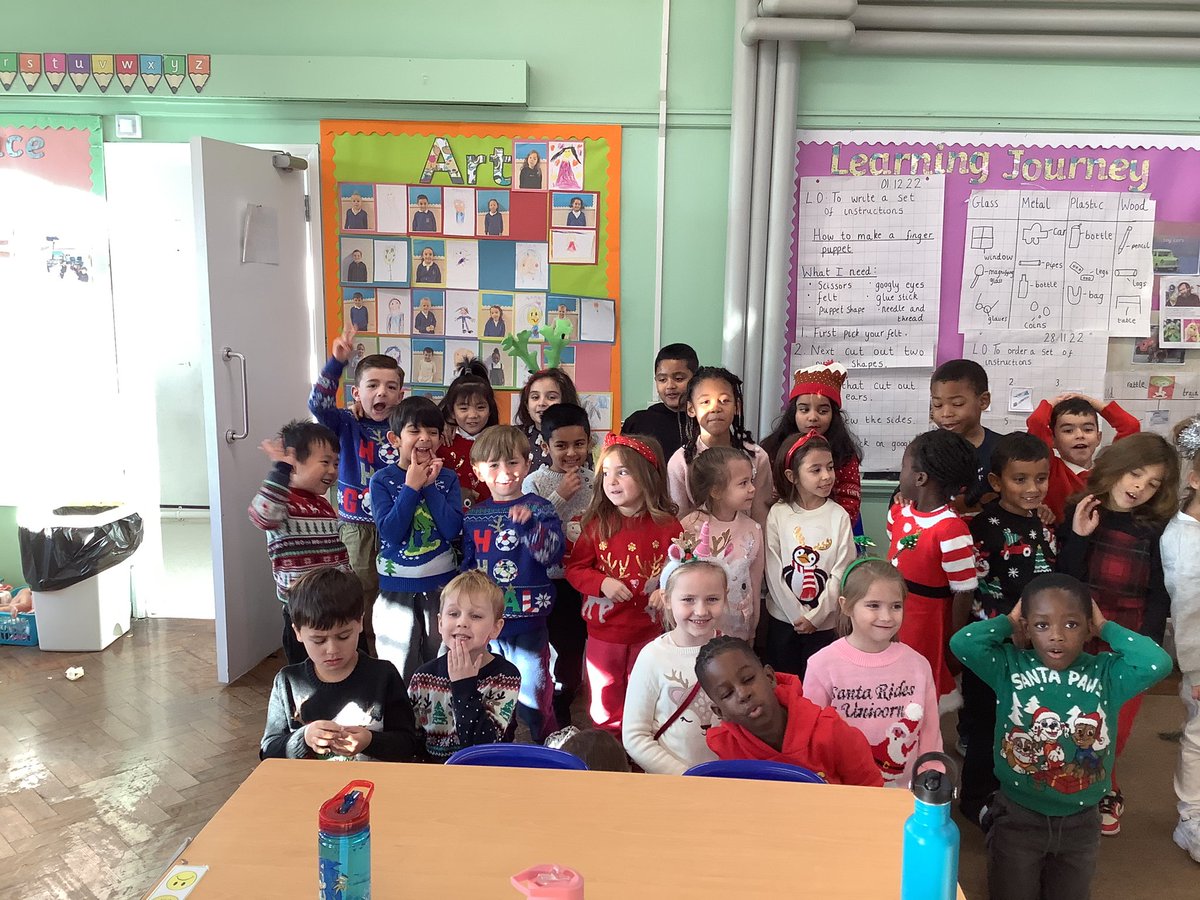 LangtonsInfant's tweet photo. We have had a fab and festive week in year one! Thank you to all the grown ups who came to see us sing! 🎄🎅🏻 https://t.co/utpOLivPwd