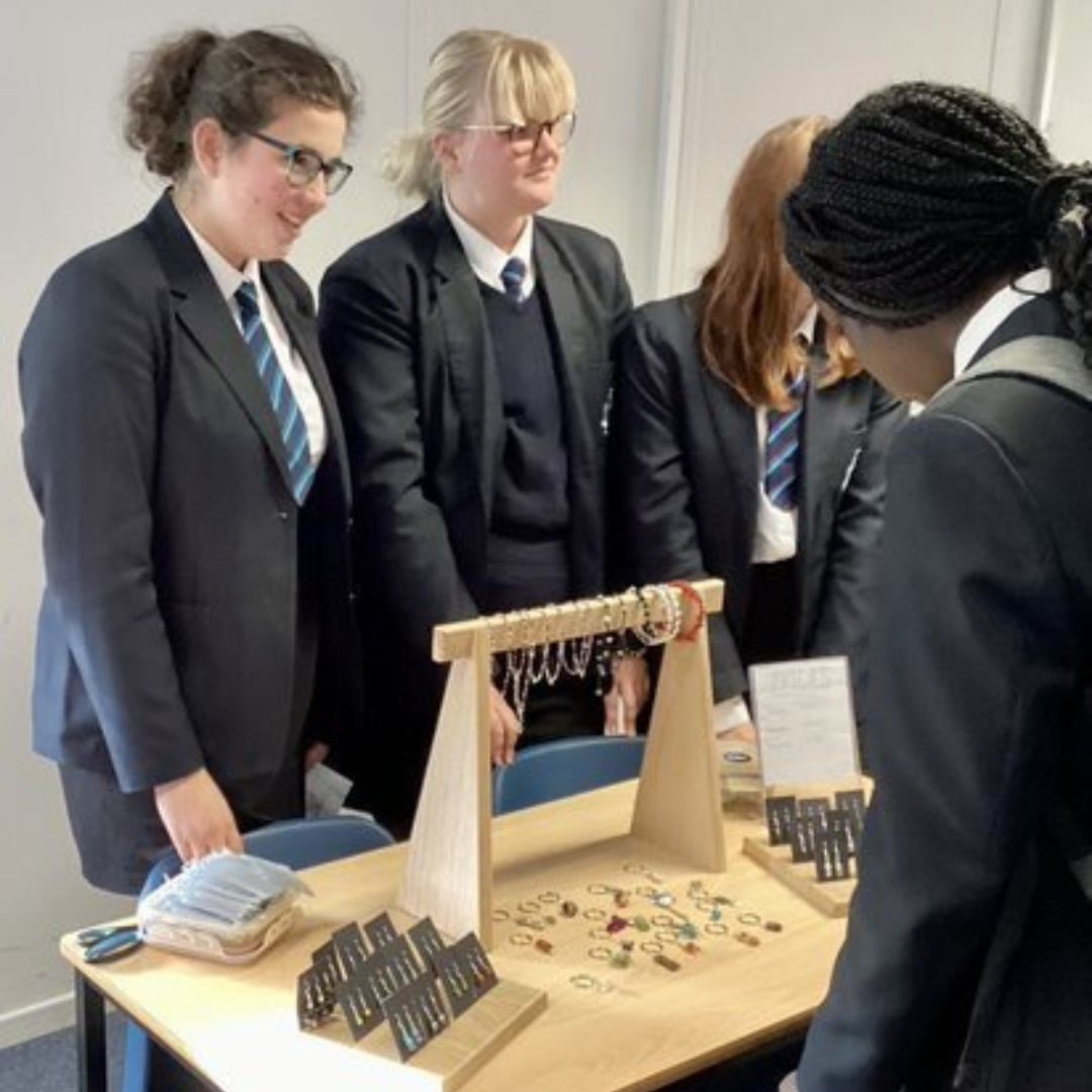BurfordSchool's tweet photo. A huge congratulations to our Year 10 Tenner Challenge students who this week held their very first Christmas craft market at school.
They worked really hard to produce some amazing products for sale.
@youngenterprise #tennerchallenge https://t.co/KlwEo6vI9E
