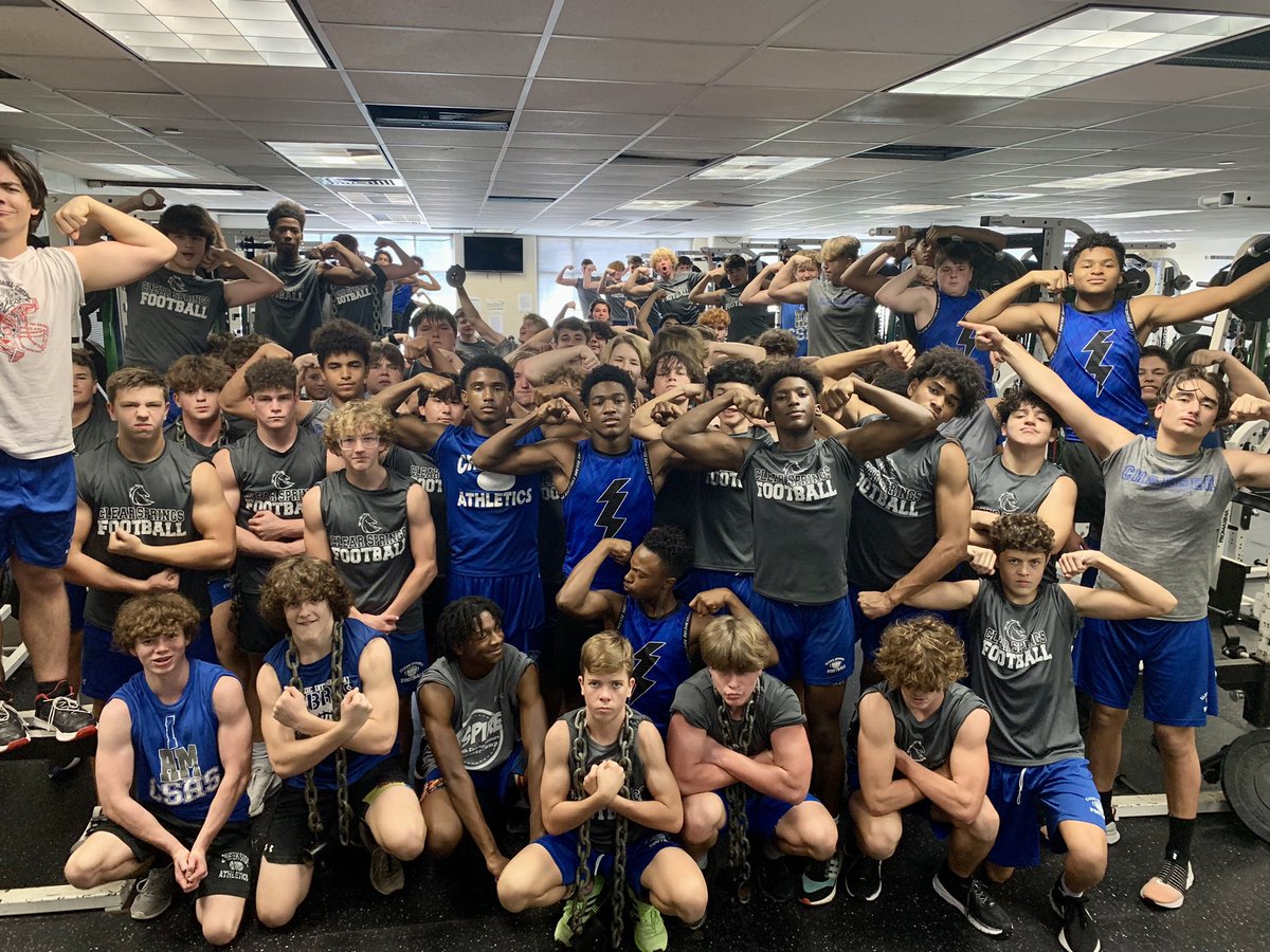 CoachBChavez's tweet photo. FLEX FRIDAY in FULL EFFECT!!! https://t.co/Uy3e58Dfoa