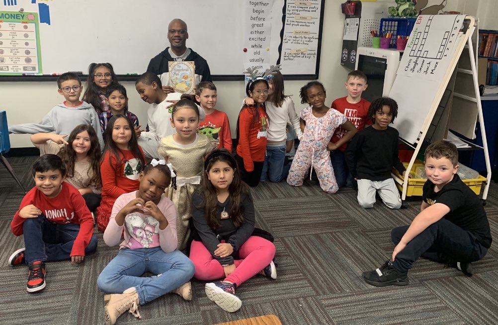 BumbalowRosie's tweet photo. Story time with Dr. Stroy.
#RochellRangers https://t.co/AyFTSzAN9H