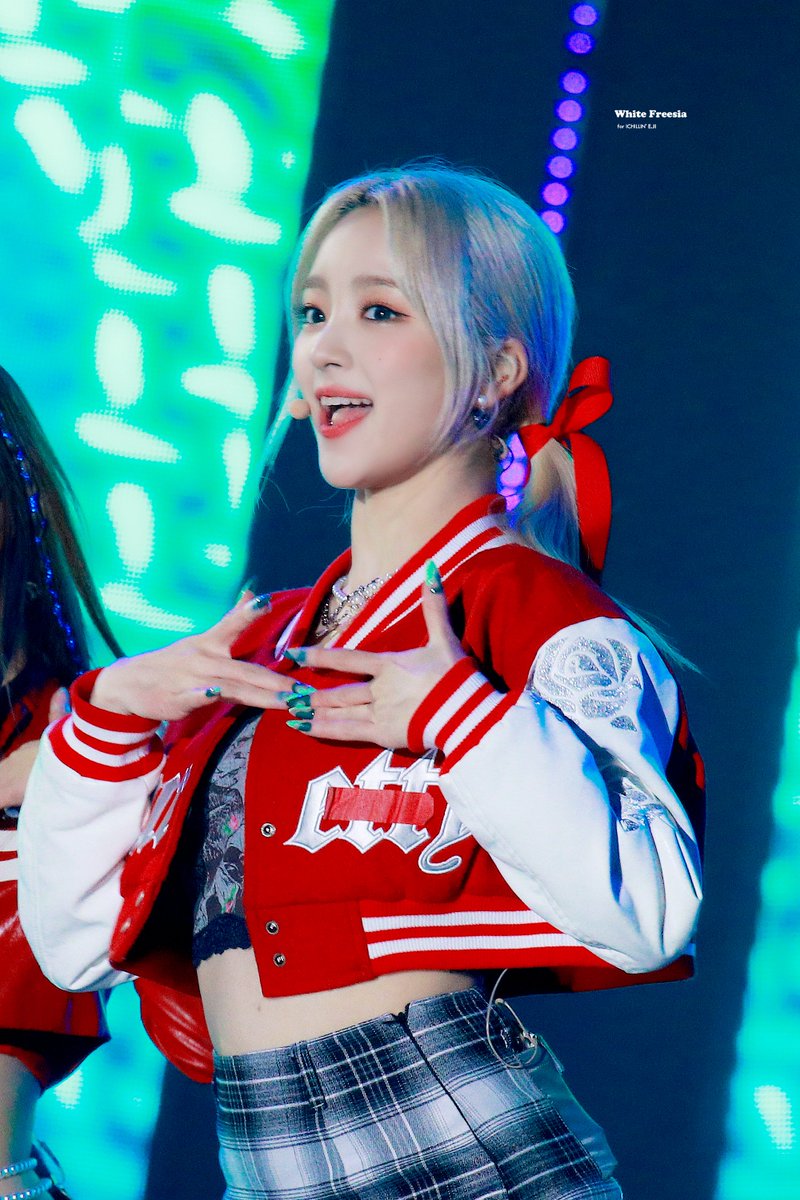 221204 HQ
아기딸기체리사과석류라즈베리자두

#지원바라기
#아이칠린 #ICHILLIN #이지 #E_Ji 
<a href="/ichillin_km/">ICHILLIN' OFFICIAL</a>