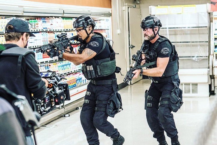 swat_deaconluca's tweet photo. Tonight !! We baggin more than groceries π₯π―ππ½ β¦ @swatcbs LETβS GO!!!!!!
.
.
Repost @shemarmoore
.
.
#swat #swat2022 #swatseason6 #swatfridays #swatcbs #cbstv #sptv #rollswat #guacaine
(S6xE08) https://t.co/yTQ2LeJt5Y