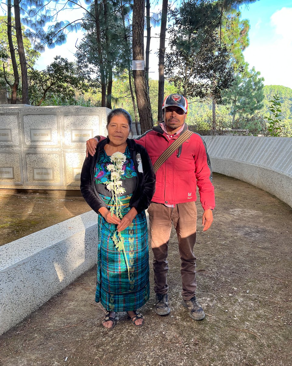 FAFGuatemala's tweet photo. En San Juan #Comalapa, Chimaltenango, recientemente tuvimos un emotivo encuentro con familiares de víctimas identificadas de San Juan #Cotzal, Quiché. Con este valioso intercambio de experiencias en la búsqueda e identificación de las y los #Desaparecidos, (1/2) https://t.co/4q4s1pPtKq