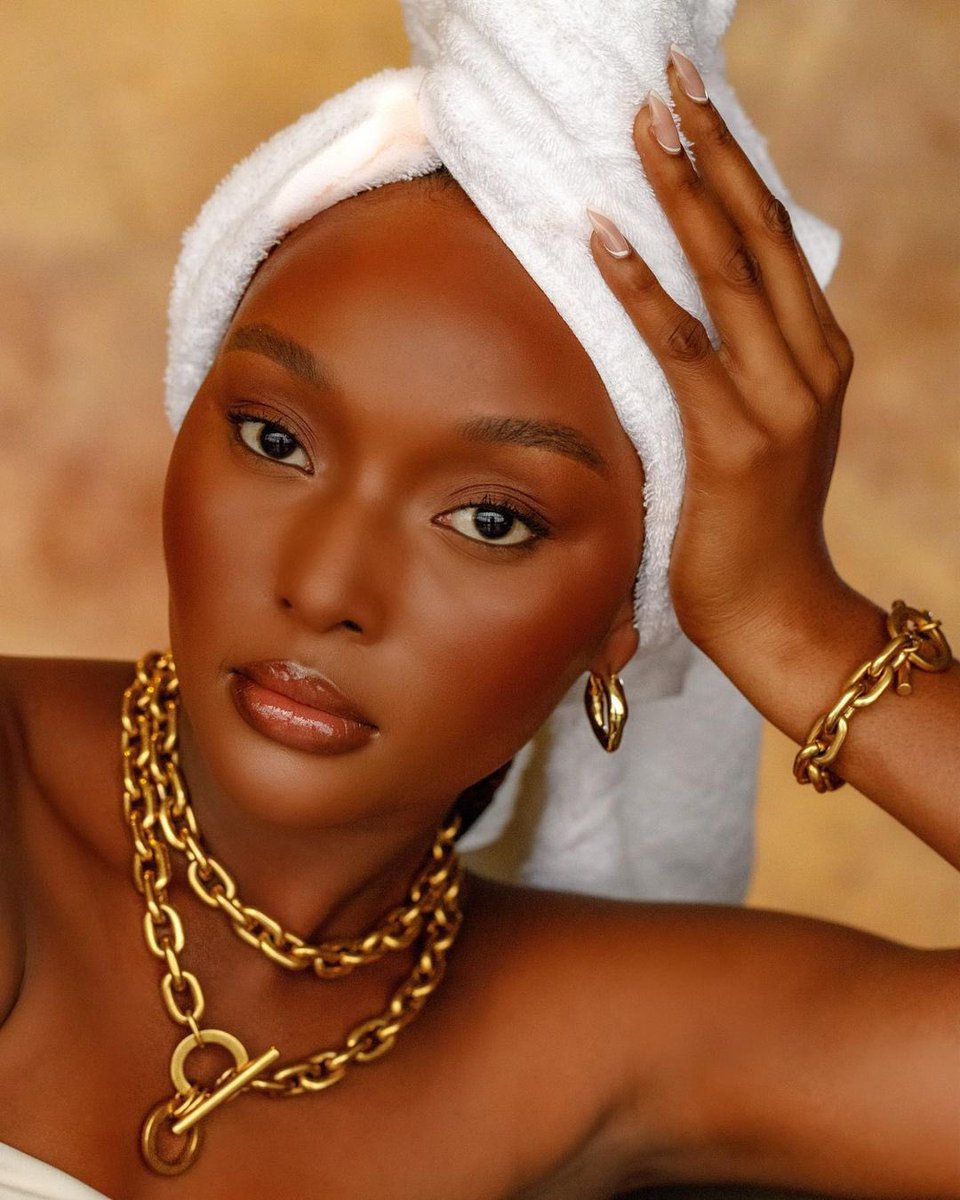 JabariModels's tweet photo. OmaTheLabel || Oluchi Okafor 

Oluchi in new work for jewelry brand “OmaTheLabel” Natur collection. 

__

#BraveByJabari #OmaTheLabel  #OluchiOkafor  #JabariModels #BraveGeneration https://t.co/ftrSHmaTie
