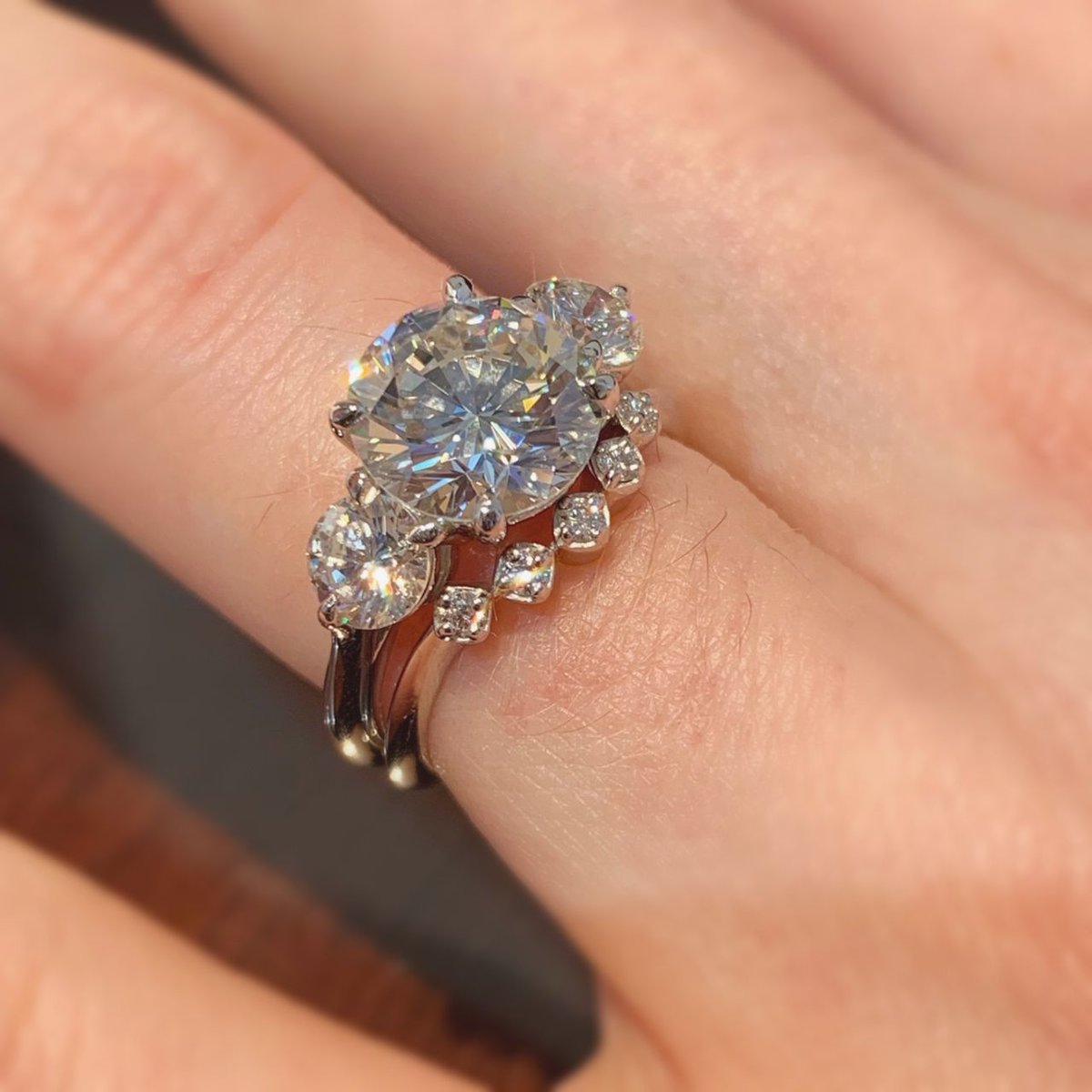 Bostonian Claremont is created for your round gemstone or choose one from our collection. Designed as a modern Bostonian Three Stone Ring style engagement ring with exceptional balance and proportions.

bostonianjewelers.com/products/bosto…

#diamondring #bostonianjewelers #customjewelry