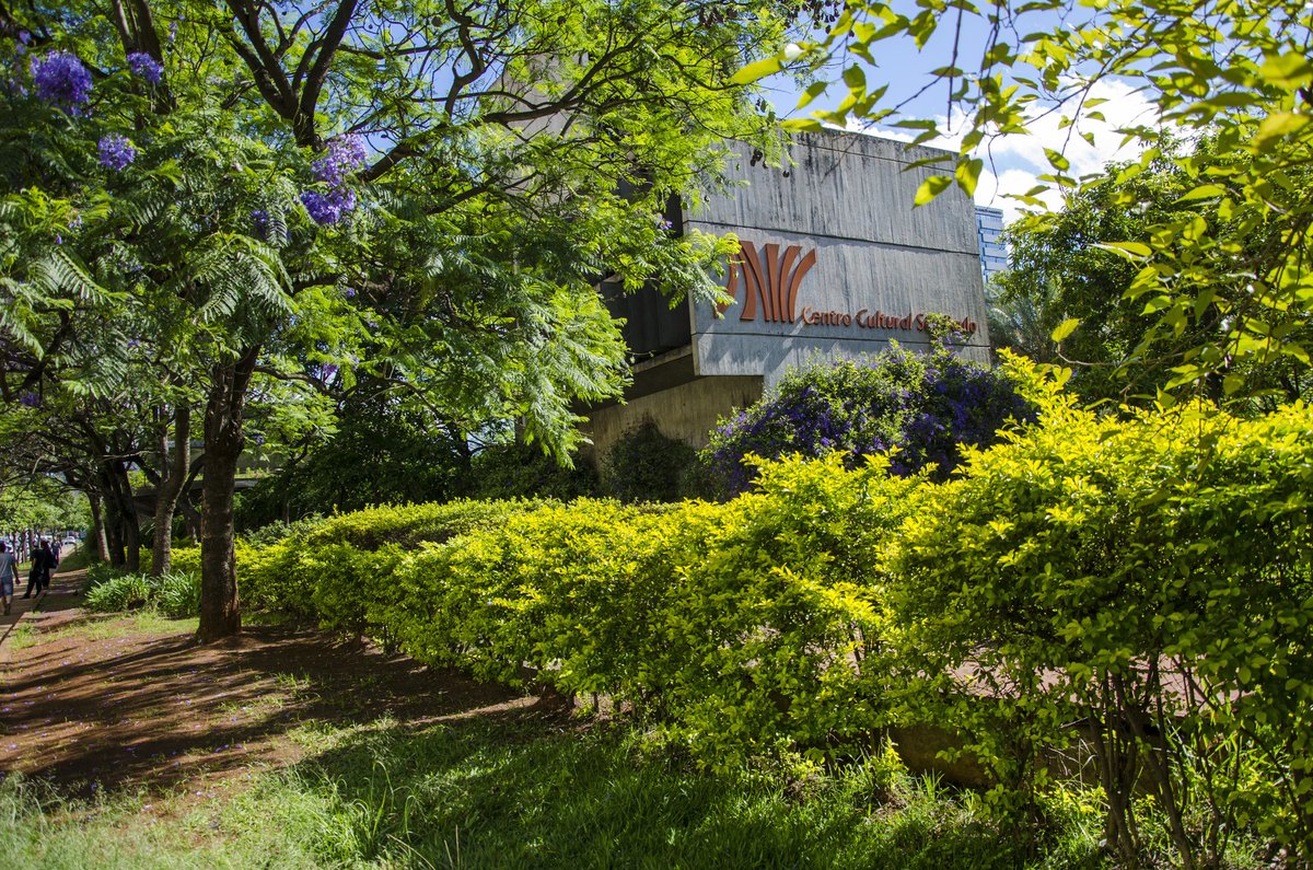 ccsp_oficial's tweet photo. Sol + Calor + Programações incríveis = Fim de Semana perfeito no CCSP!
Conta pra gente nesse post o que vocês vão fazer por aqui no fim de semana! ☀ 😁
📸: Artur Cunha
#ccsp #fimdesemana #calor #verão #sol #tardedesol #cultura https://t.co/95dunZcqIo