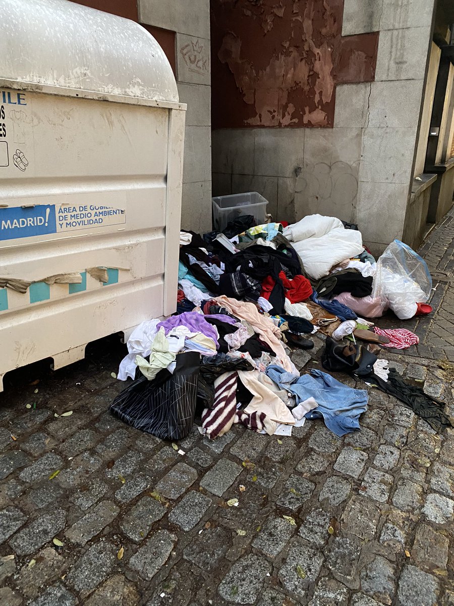 brendamarting's tweet photo. Buenas tardes.
@Lineamadrid #LDMC

Santa Cruz de Marcenado

En la puerta del área de gobierno de Medio Ambiente https://t.co/cEzVfgKgut