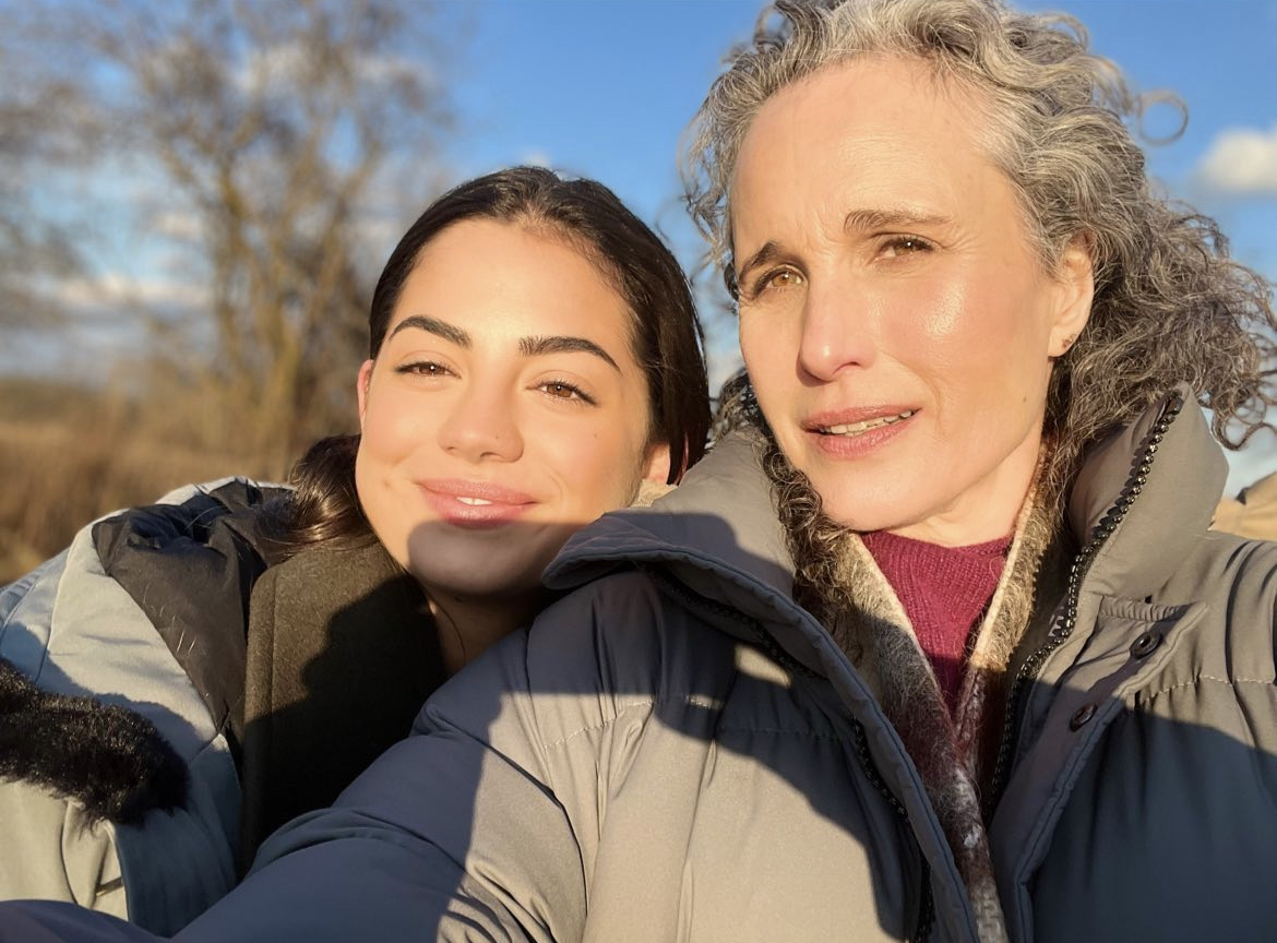 We are thrilled to announce completion of principal photography of the Hallmark Original Series #TheWayHome starring AndieMacDowell, Chyler Leigh, Evan Williams, and Sadie Laflamme-Snow

Premiering January 15th @ 9:00pm on Hallmark Channel